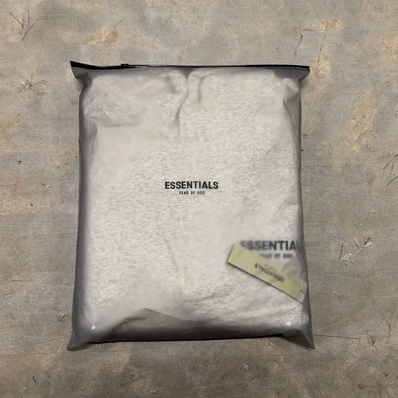Fear of God Essentials SS22 'Light Oatmeal' Hoodie Size L - Picture 7 of 7